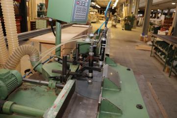 Automatyczna piła do listew i profili  ESSEPIGI Contax