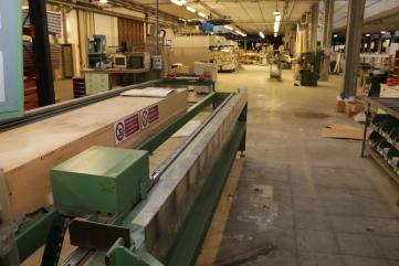 Automatyczna piła do listew i profili  ESSEPIGI Contax