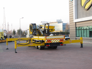 Dźwig mobilny HIDROKON HK 90 L6