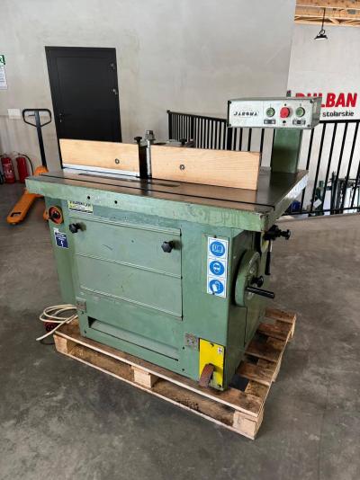 Frezarka dolnowrzecionowa JAROMA z Pulpitem, wrzeciono uchylne pod kątem