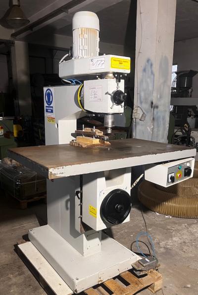 Frezarka górnowrzecionowa GOMA GS900