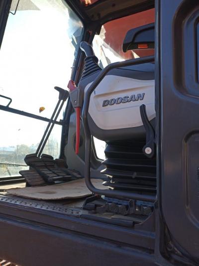 Koparko-ładowarka Doosan DX340LC-5