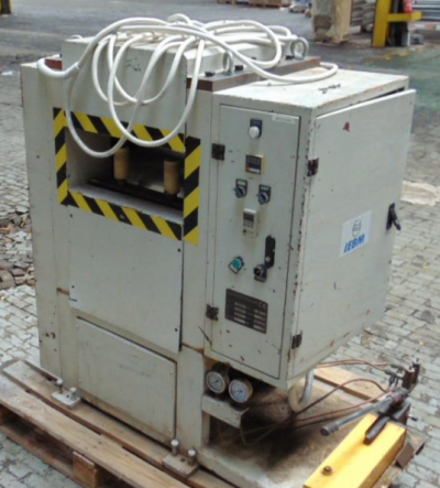 Maszyna do tłoczenia wzoru drewna EMBOSSING