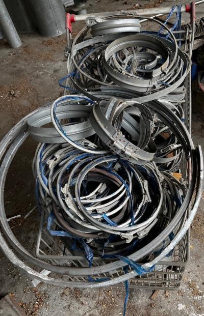 Nowe opaski zaciskowe metalowe elementy instalacji odciągowe