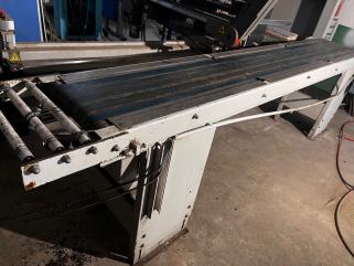 Podajnik taśmowy VENJAKOB 3000 mm z 2 automatycznymi pistoletami do lakiero