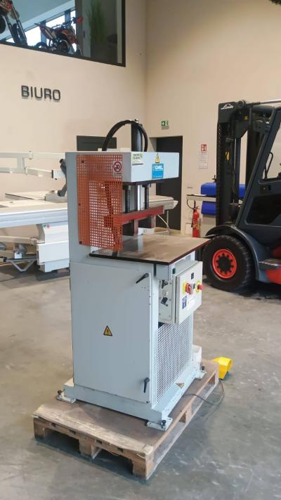 Prasa korpusowa COMEC ,prasa hydrauliczna