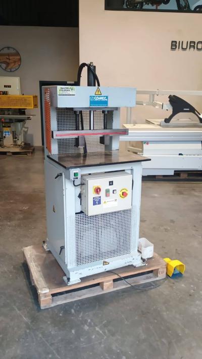 Prasa korpusowa COMEC ,prasa hydrauliczna