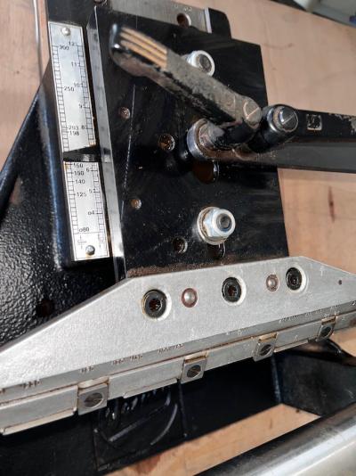 Przyrząd Weinig do ustawiania noży w głowicach