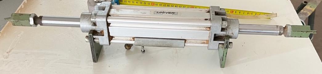 Siloiwnik UNIVER pneumatyczny dwu stronny