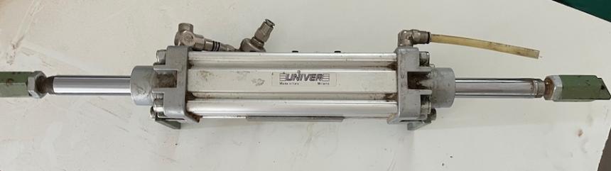 Siloiwnik UNIVER pneumatyczny dwu stronny