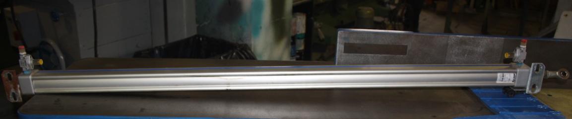 Silownik pneumatyczny MICRO dl 1300 mm