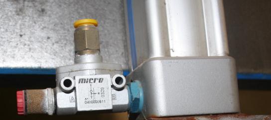 Silownik pneumatyczny MICRO dl 1300 mm