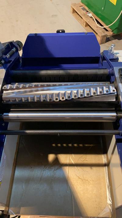 Strugarko-grubościówka CORMAK PT410QS z wałem spiralnym