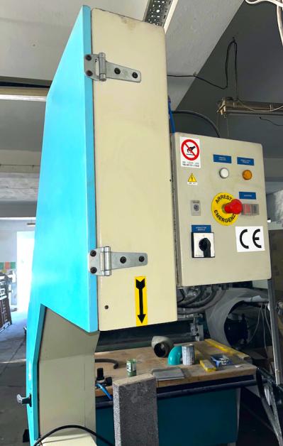 Szlifierka pionowa do elementów krzywoliniowych 