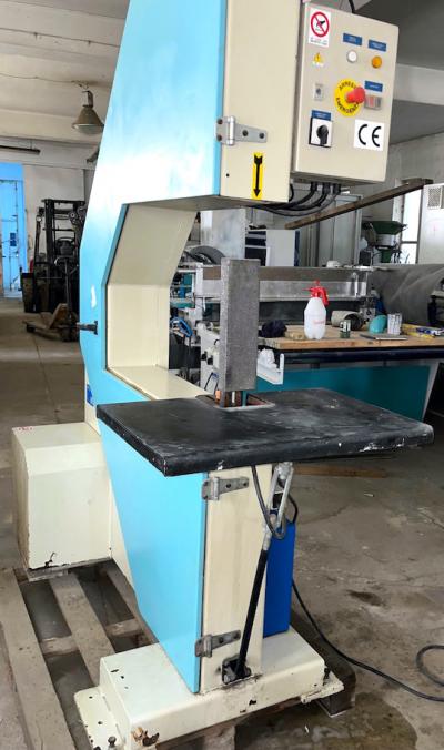 Szlifierka pionowa do elementów krzywoliniowych