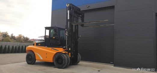 Wózek widłowy HNF 120