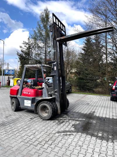 Wózek widłowy TOYOTA 3.5 T